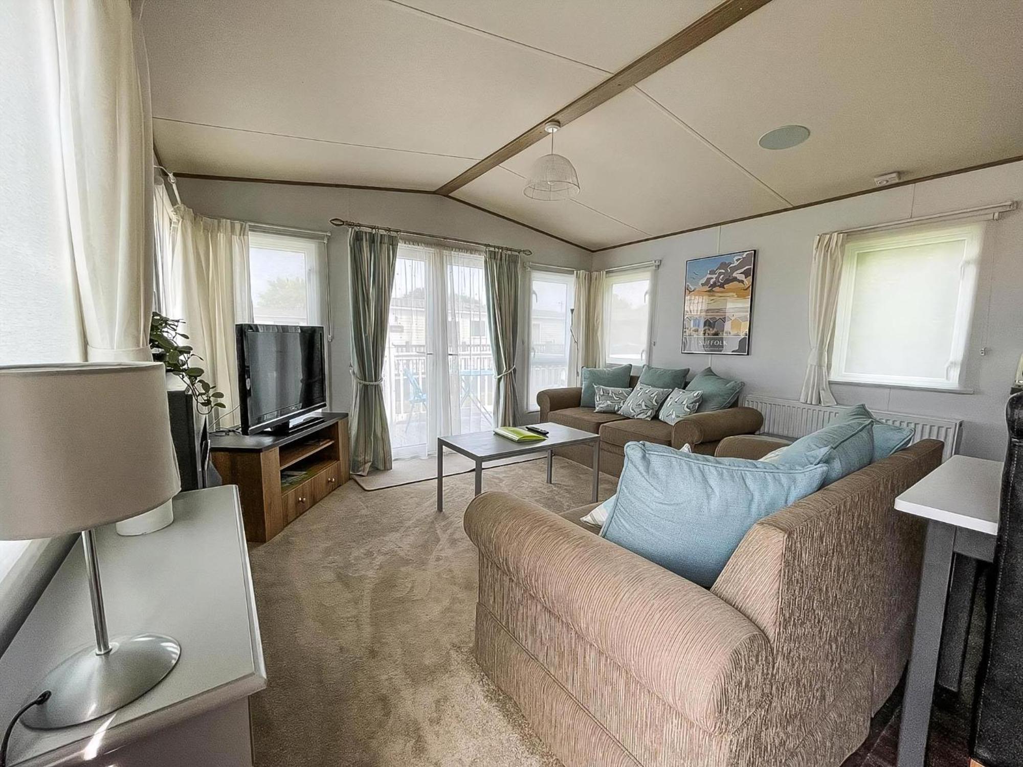 Beautiful Caravan With Decking At Carlton Meres Holiday Park, Suffolk Ref 60022M Saxmundham Exterior photo