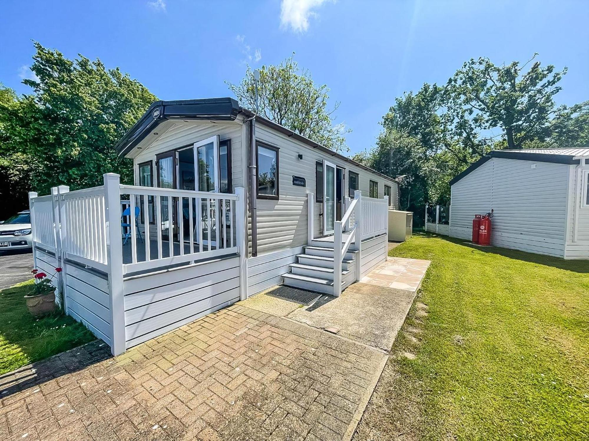 Beautiful Caravan With Decking At Carlton Meres Holiday Park, Suffolk Ref 60022M Saxmundham Exterior photo