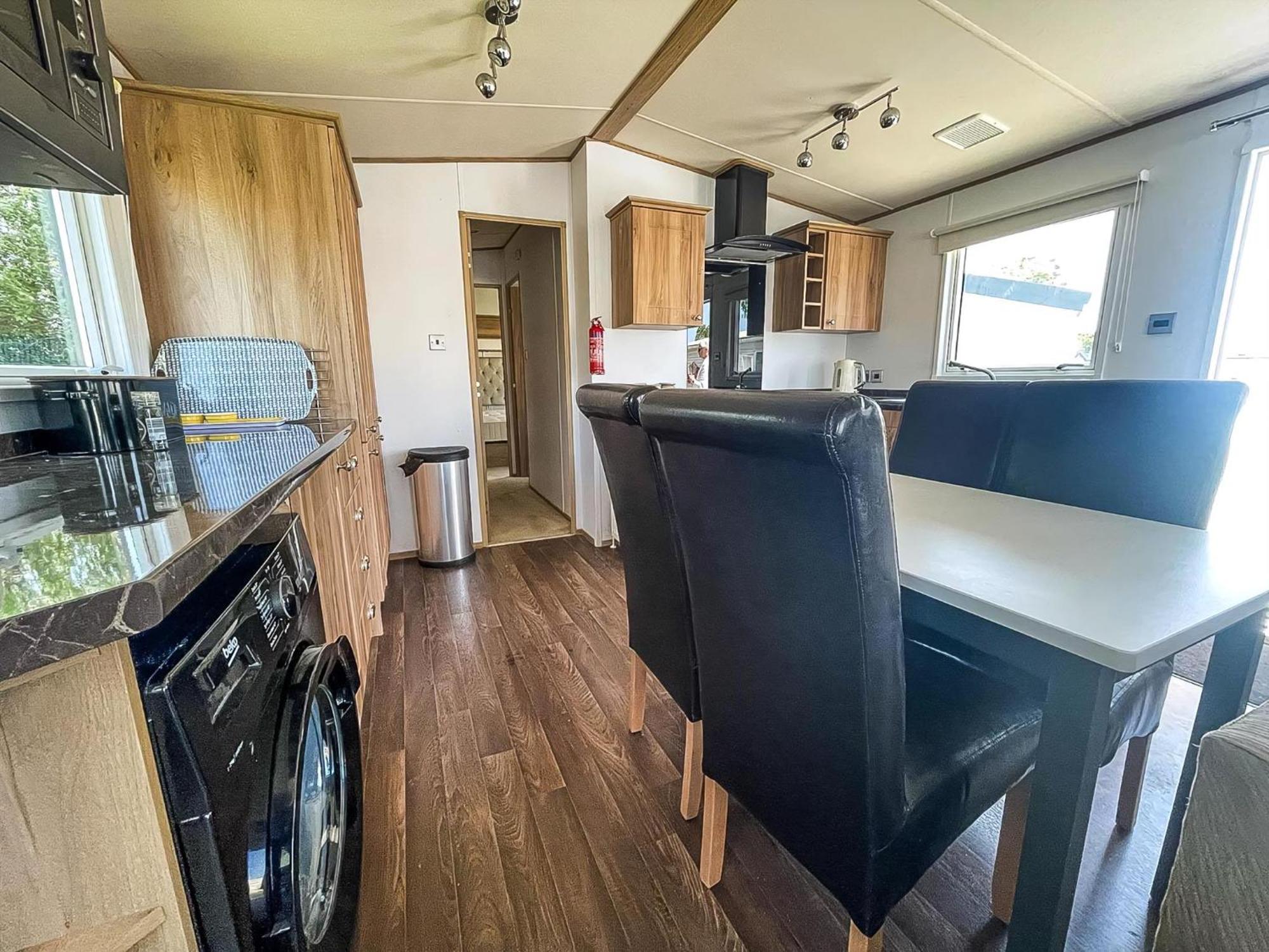 Beautiful Caravan With Decking At Carlton Meres Holiday Park, Suffolk Ref 60022M Saxmundham Exterior photo